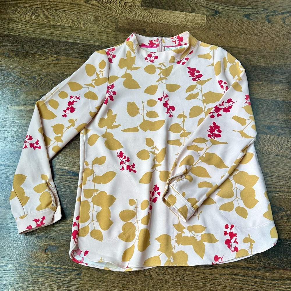 Boden blouse with black pockets